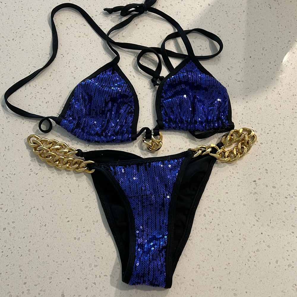 ✨ Navy blue sequin bikini with gold chains ✨